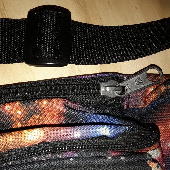 Everest | galaxy cosmic print | fanny pack | belt bag - Picture 6 of 14